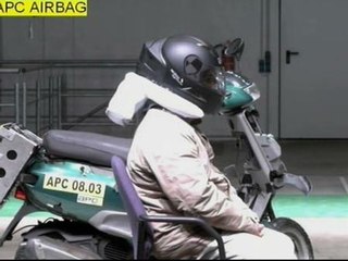 Una empresa catalana comercializa un casco con airbag