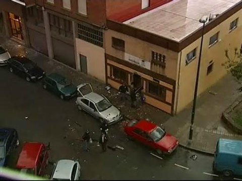 La bomba contra la sede socialista de Bilbao tenía cinco kilos de explosivos