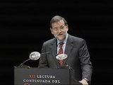 Rajoy sonríe ante alusiones inesperadas en su lectura de 'El Quijote'