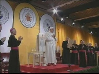 Download Video: El Papa se reúne con víctimas de los sacerdotes pederastas de EEUU