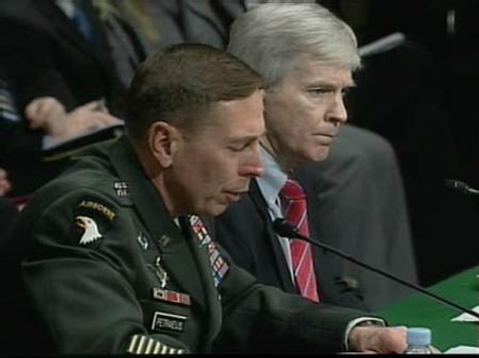 El jefe militar de EEUU en Irak recomienda una pausa en la retirada de tropas del país