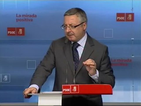 Blanco dice que el PSOE seguirá buscando sin exclusiones el acuerdo en política antiterrorista
