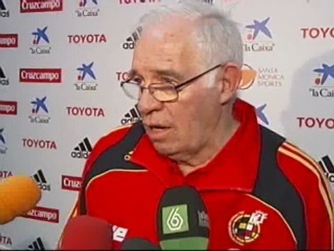Aragonés: Que la euforia no se desate: sólo hemos ganado amistosos