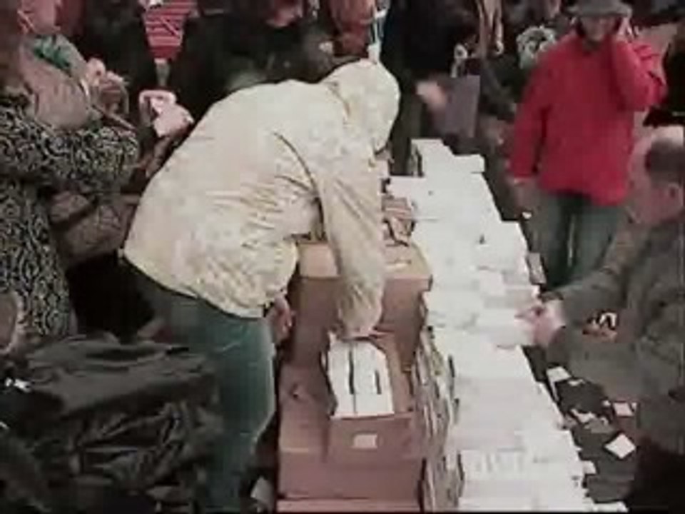 Los productores regalan en Oviedo 2.000 litros de leche