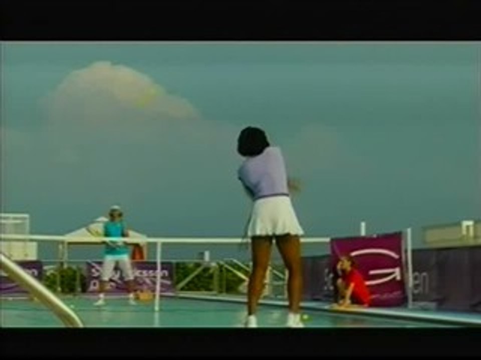 Rafa Nadal y Serena Williams juegan al tenis sobre el agua