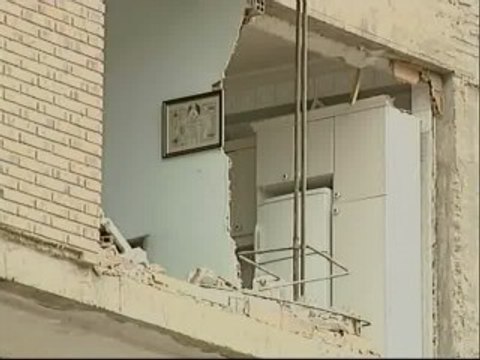 Los bomberos siguen trabajando en los edificios afectados de Calahorra