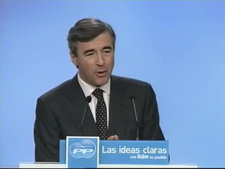 Acebes rehuye la autocrí­tica y asegura que el PP está "muy orgulloso" de Mariano Rajoy