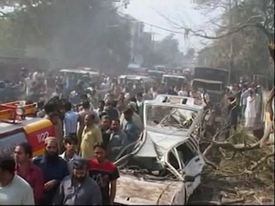 Dos atentados suicidas provocan al menos 26 muertos en Lahore