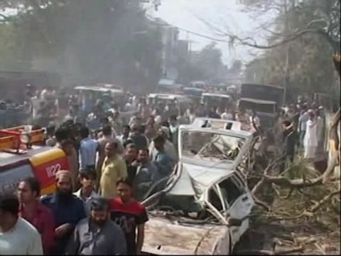 Dos atentados suicidas provocan al menos 26 muertos en Lahore