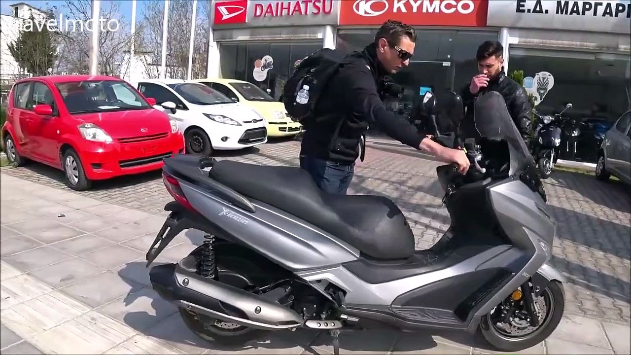 KYMCO X-TOWN 300 (tall men riding)