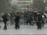 Batalla campal entre neonazis y simpatizantes de extrema izquierda en Atenas
