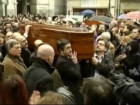 Multitudinario adiós a Isaías Carrasco