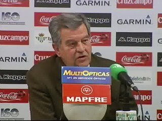El Betis carga contra Ángel María Villar