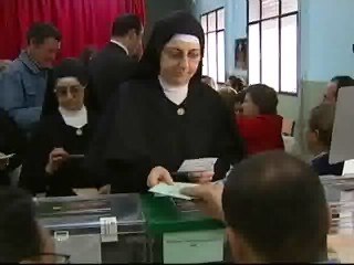 Download Video: Los andaluces votan también hoy en las elecciones autonómicas