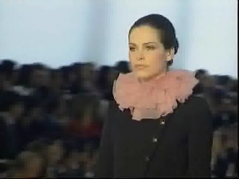 Valentino vuelve a las pasarelas de París