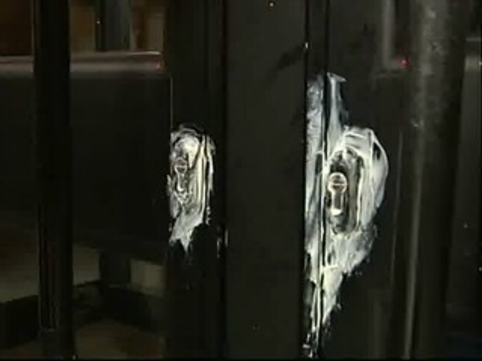 Intentan cerrar algunos colegios electorales en Guipúzcoa