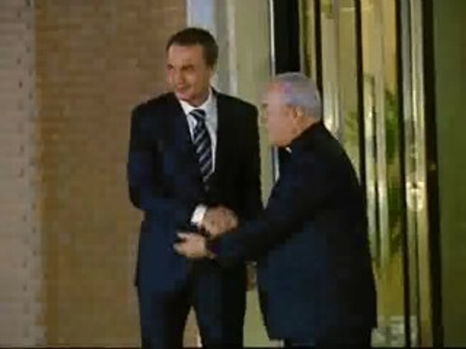 Zapatero y el Nuncio hablaron ayer de "lo divino y de lo humano"