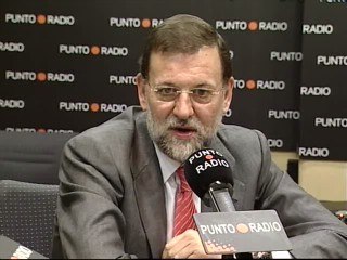 Rajoy califica de "disparatado" el régimen de Castro