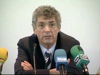 Villar: "Deseo de todo corazón que Luis cumpla su contrato"