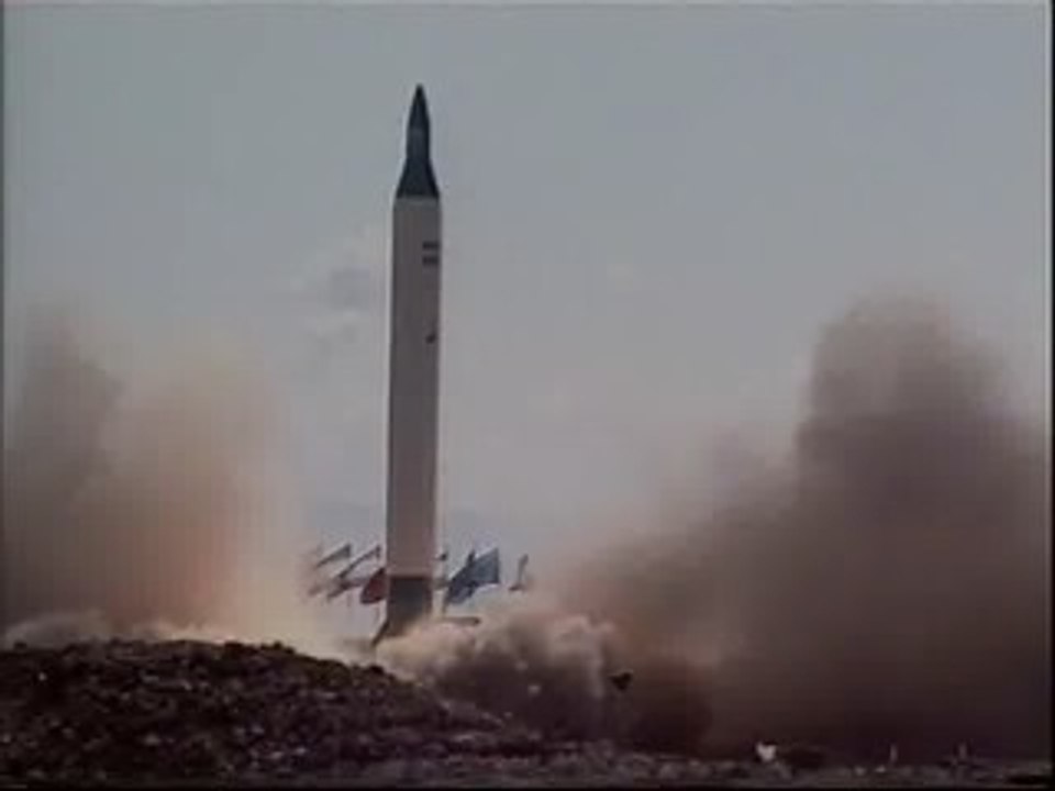 Irán lanza un cohete para inaugurar su programa espacial