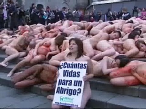 ¡Desnúdate por los animales!