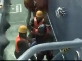 Captura de dos activistas de Greenpeace en un ballenero nipón