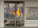 Controlado el incendio declarado en una fábrica de muebles en Valencia