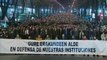 Miles de personas participan en la manifestación en defensa de las instituciones vascas