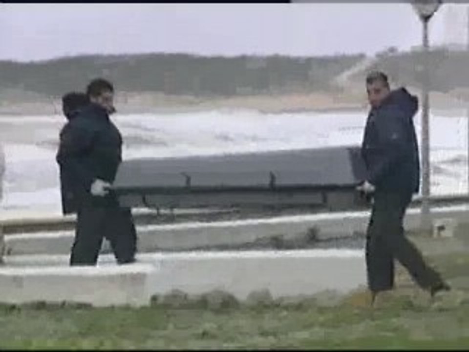 Sigue la búsqueda de los desaparecidos de la patera hundida