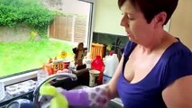 Obsessive Compulsive Cleaners S01E01