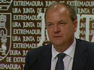 Monago confía en que ETA entregue las armas