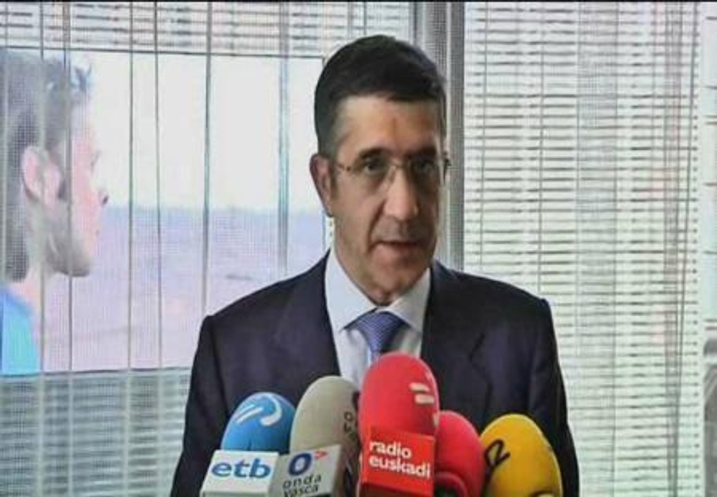 Patxi López: "Espero que ésta vez ETA asuma su absoluta soledad y anuncie su final definitivo"