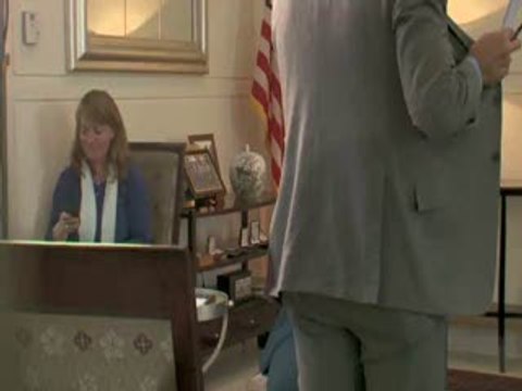 Hillary Clinton recibe la noticia sobre la captura de Gadafi