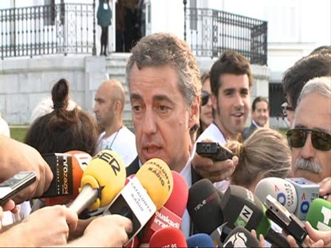 Urkullu pide a ETA que escuche a los líderes