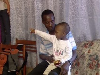 Nace un niño en un piso de Madrid