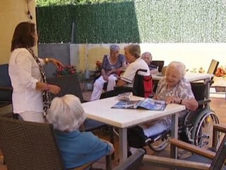 Los familiares de ancianos catalanes lamentan los recortes