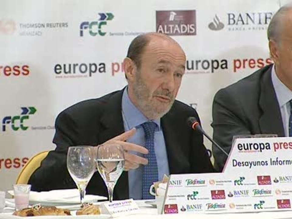 Rubalcaba: "El fin de ETA hay que celebrarlo juntos"