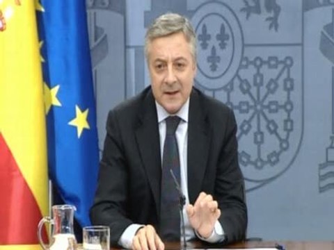 Blanco: Se trata de una falsedad absoluta