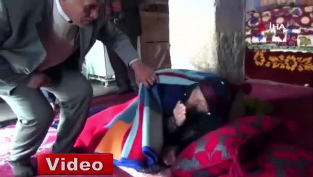 Türkiye'nin en yaşlı kadını Erdoğan'a dua ederek oyunu kullandı