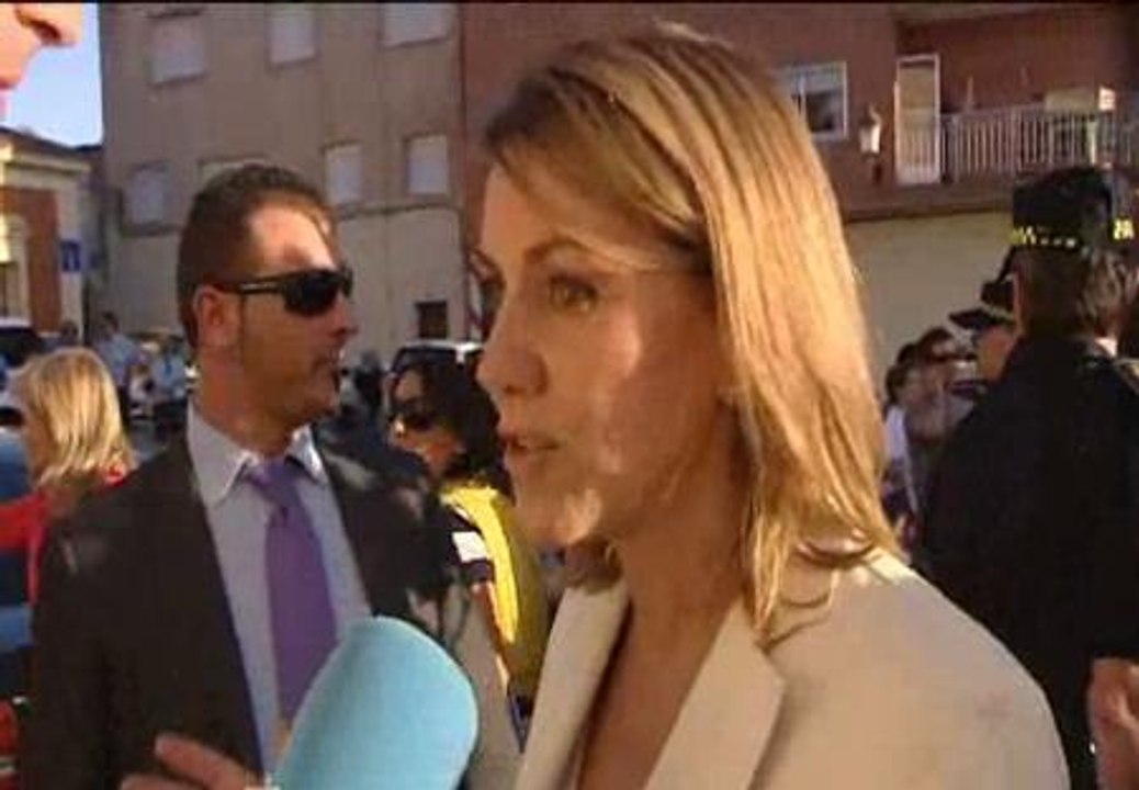 Cospedal: "Las intenciones que tenemos es que no haya trabajadores sin prestaciones"