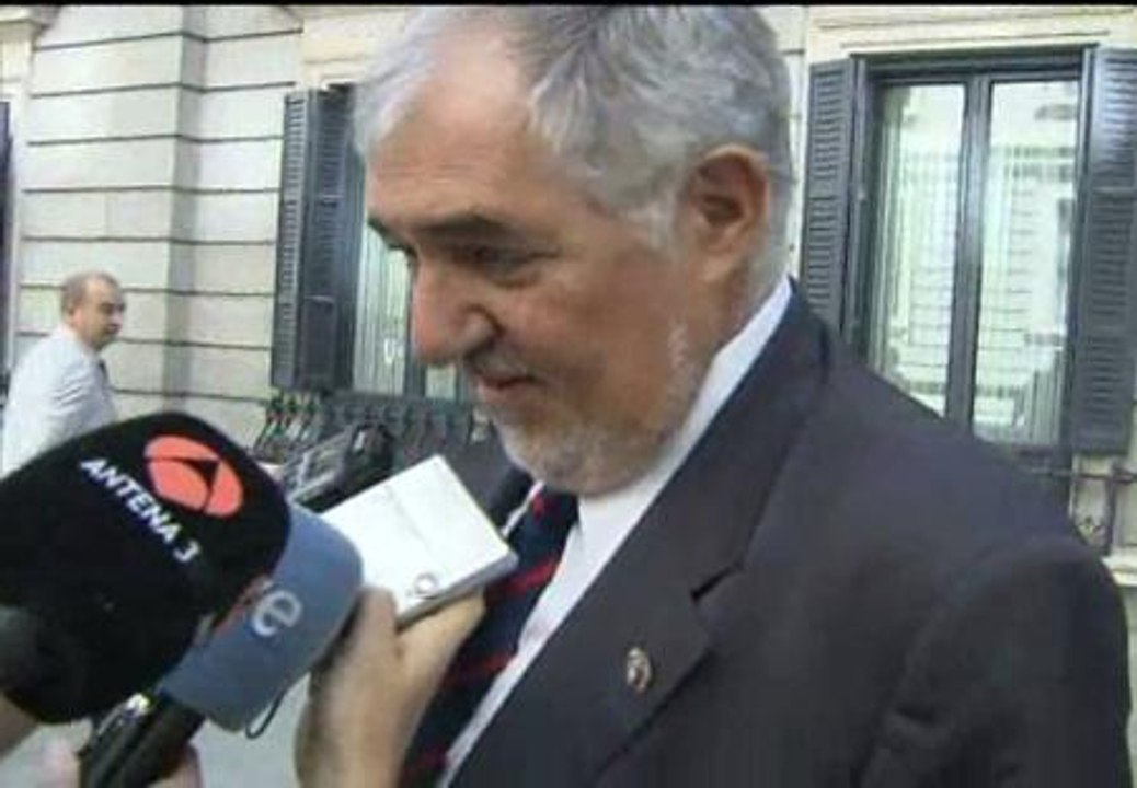 Conde-Pumpido considera "intolerable" la adhesión de los presos de ETA a Gernika a cambio de una amnistía