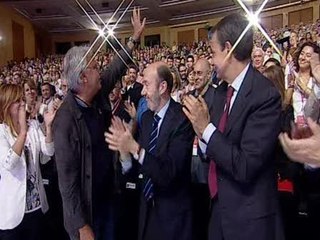 González se pone "a las órdenes" de Rubalcaba