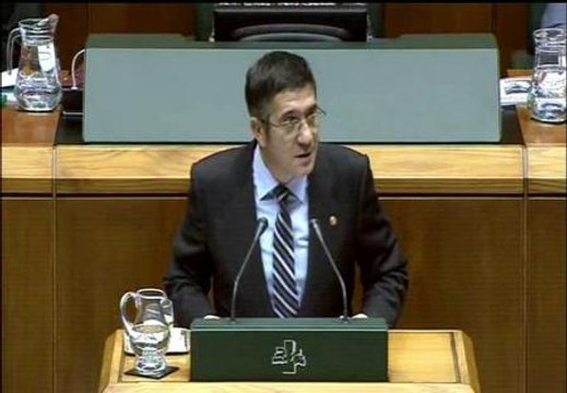 Patxi López propone un acercamiento progresivo de los presos de ETA para facilitar su reinserción