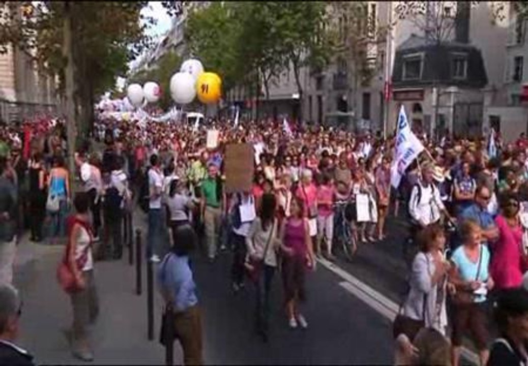 Huelga de la enseñanza en Francia contra la reducción de profesores