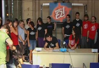 Condenados de SEGI ofrecen una rueda de prensa en el Ayuntamiento de San Sebastián