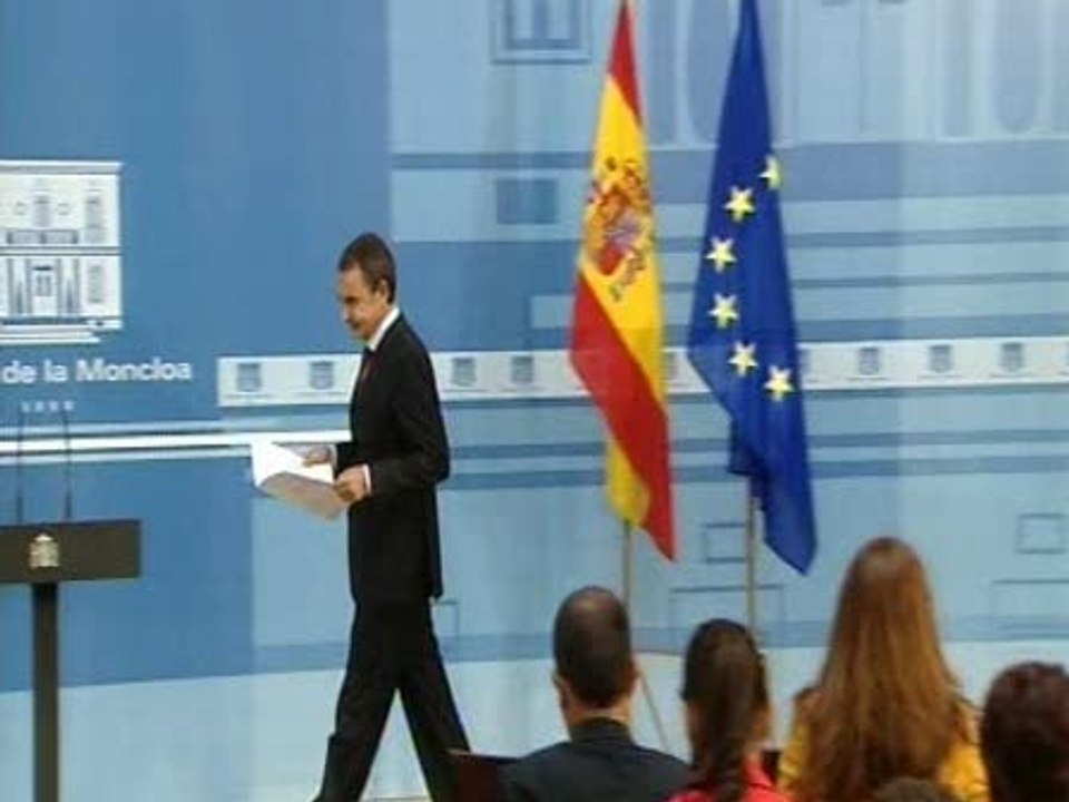 Zapatero convoca, los candidatos reaccionan