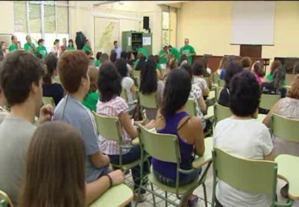 Los profesores inician sus protestas en contra de los recortes