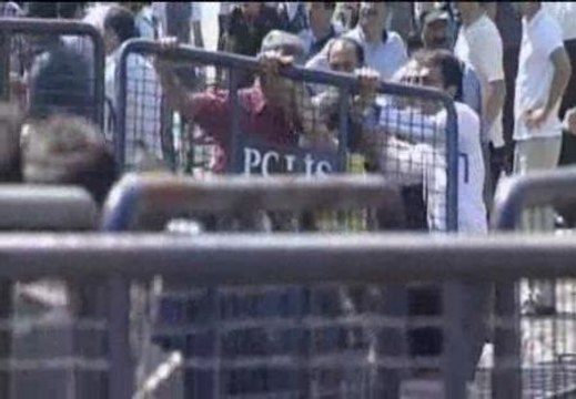 Los kurdos se enfrentan con la Policía turca