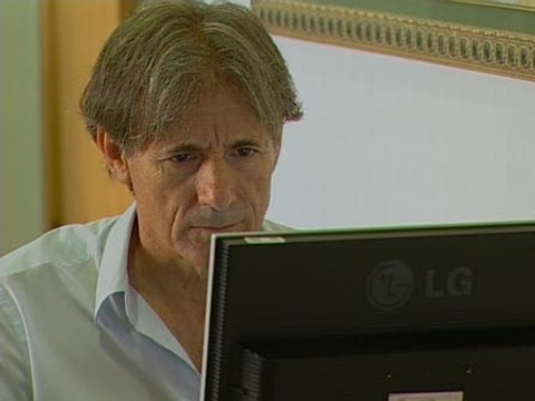 Escobar: No habría sido necesario congelar pensiones