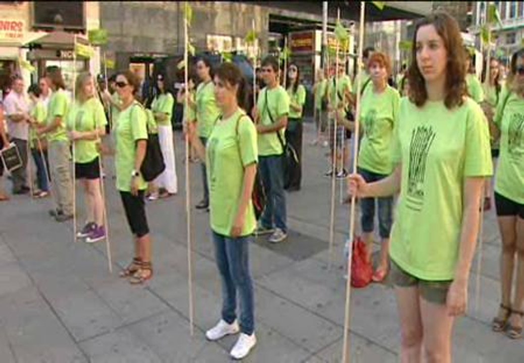 Decenas de personas se concentran en Madrid para rechazar el Toro de la Vega